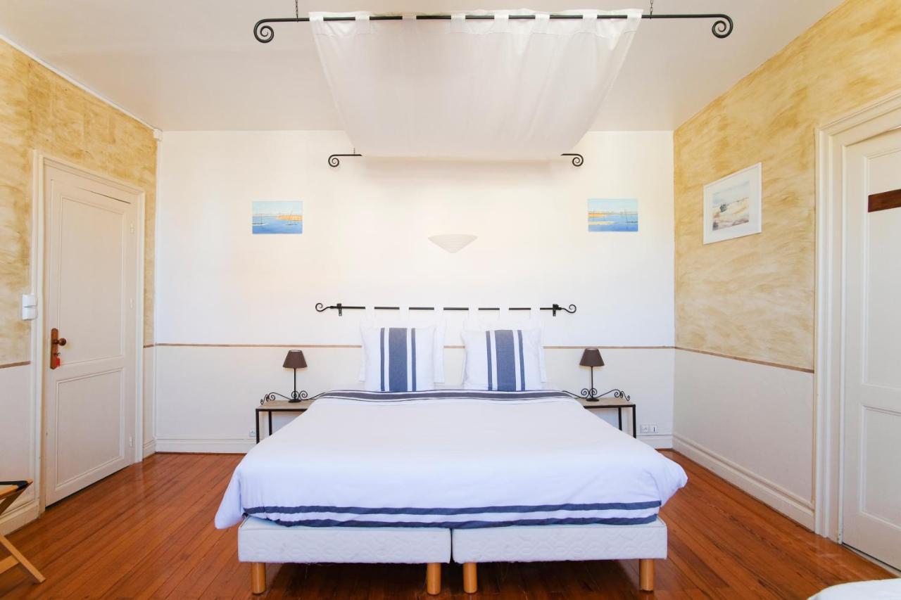 Bed and Breakfast Les Gués Rivières Pujols  Esterno foto