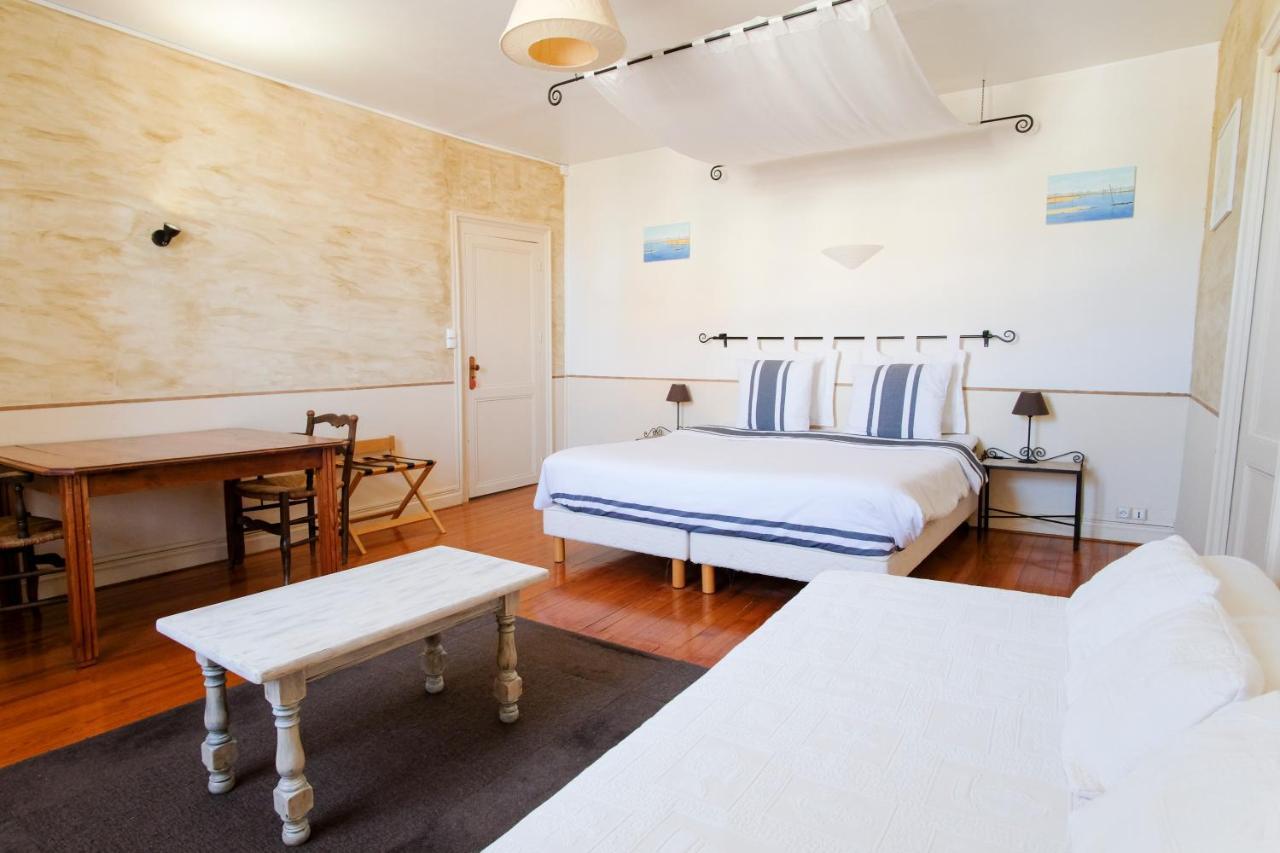 Bed and Breakfast Les Gués Rivières Pujols  Esterno foto