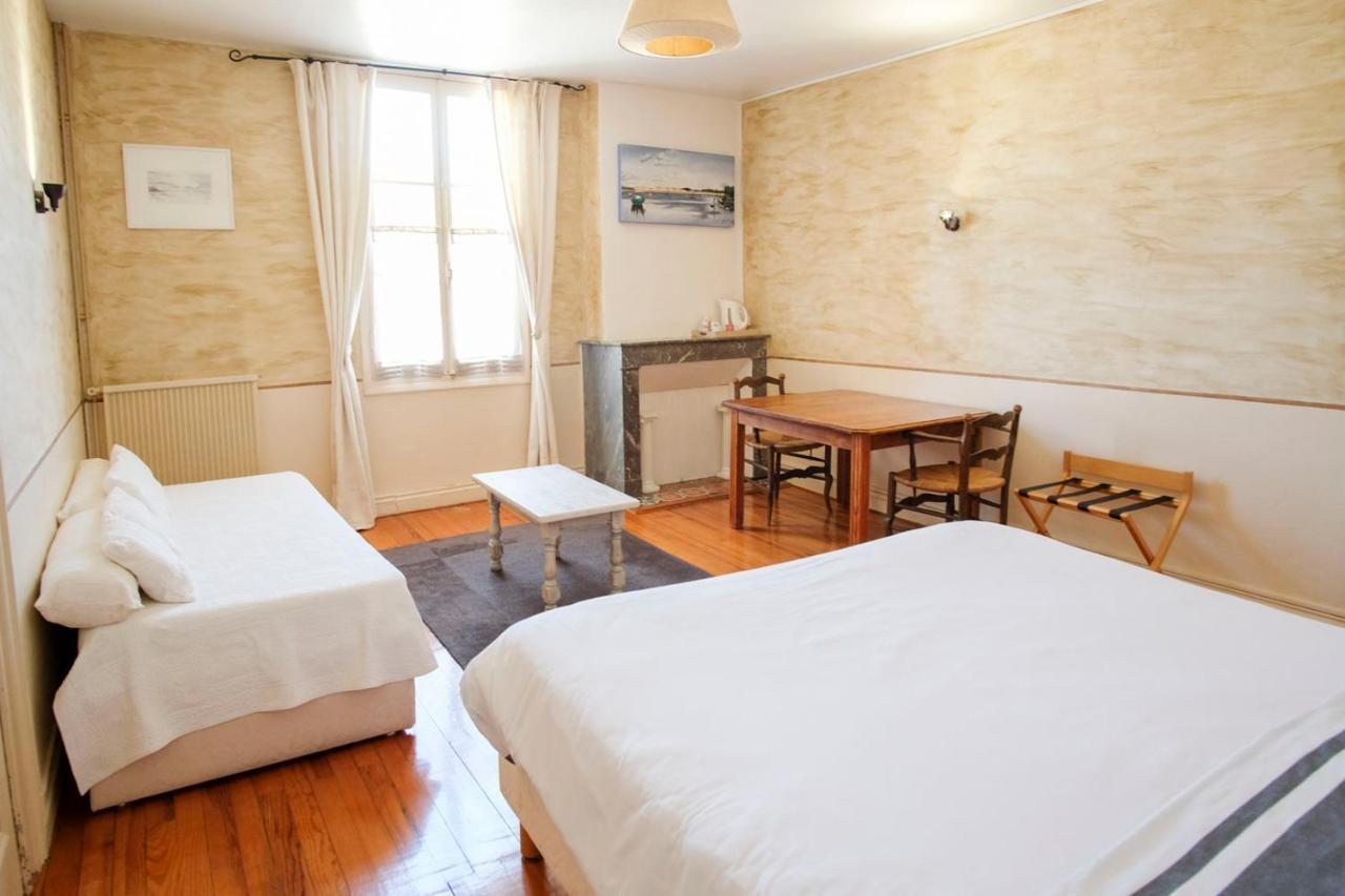 Bed and Breakfast Les Gués Rivières Pujols  Esterno foto